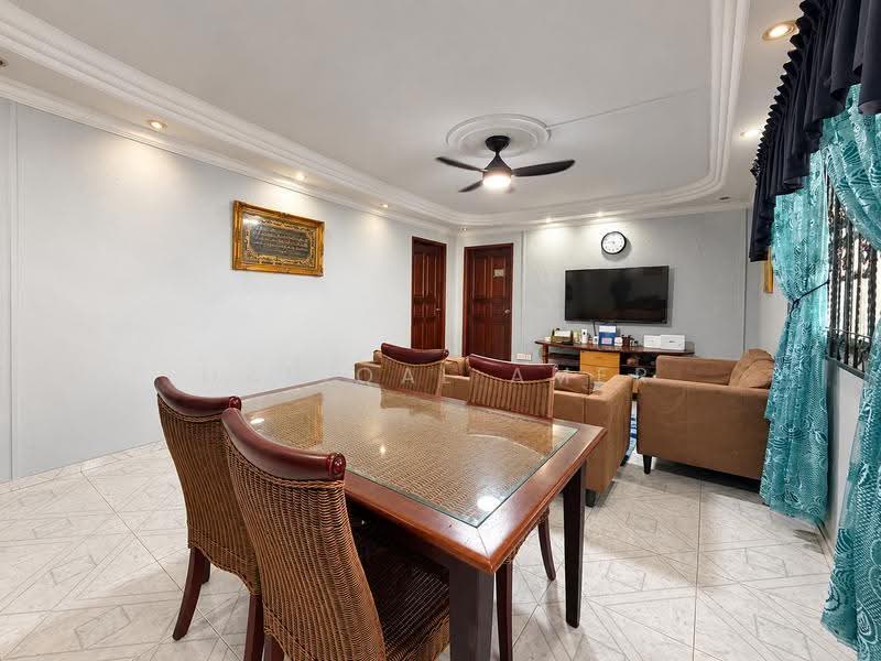 DINING/LIVING AREA