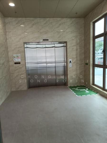 Cargo lift