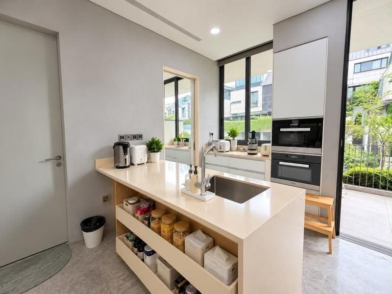 Victoria Park Villas, 3 Coronation Road, Tanglin / Holland / Bukit Timah, 5 Bedrooms, 4,200 sqft, Semi-Detached House For Sale, by Clara Goh, 500303944 - PropertyGuru.com.sg