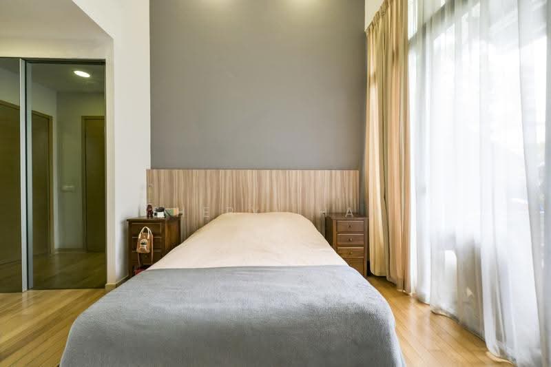 Shelford Suites, 16B Shelford Road, Newton / Novena, 3 Bedrooms, 1,604 sqft, Apartment For Sale, by Sheryl Han, 500304058 - Master Bedroom - PropertyGuru.com.sg