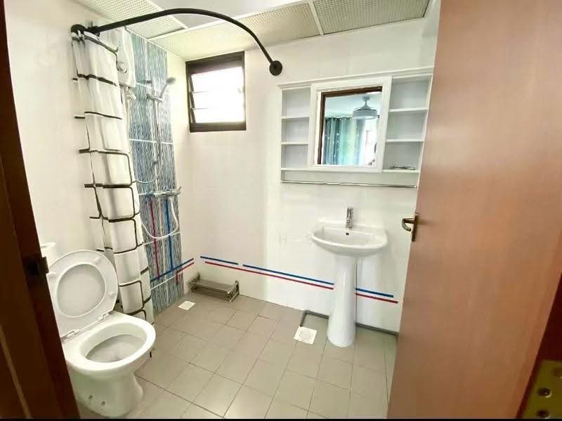 63 Greentops @ Sims Place, 63 Sims Place, Eunos / Geylang / Paya Lebar, Room Rental, 150 sqft, HDB Flat For Rent, by Lyn Hsia, 500304105 - Bathroom - PropertyGuru.com.sg