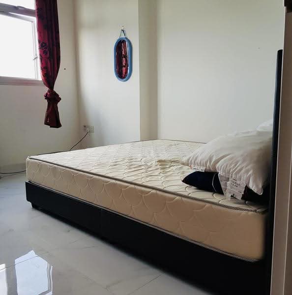 677 common room