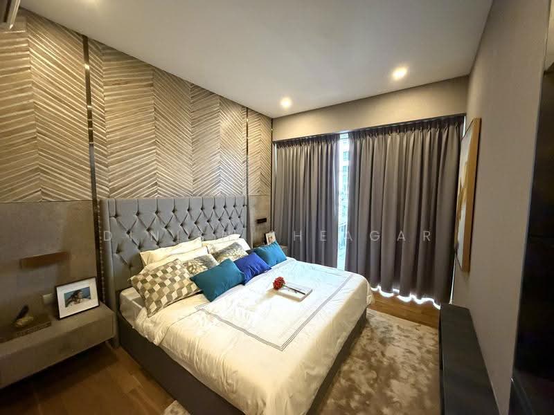 The Peak @ Cairnhill II, 61 Cairnhill Circle, Orchard / River Valley, 2 Bedrooms, 1,862 sqft, Condominium For Sale, by Dinish Sheagar, 500304237 - Bedroom - PropertyGuru.com.sg