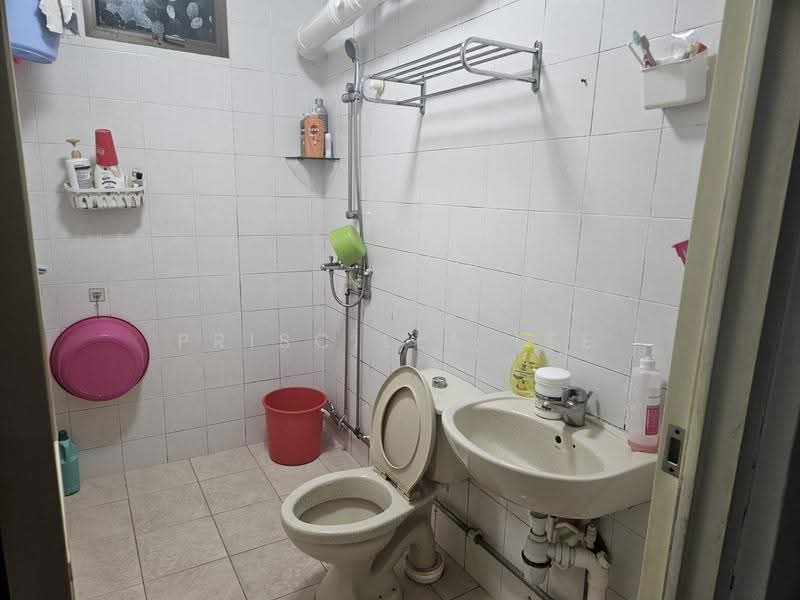 267 Toh Guan Road, 267 Toh Guan Road, Boon Lay / Jurong / Tuas, Room Rental, 100 sqft, HDB Flat For Rent, by Priscilla Lee, 500304249 - Bathroom - PropertyGuru.com.sg
