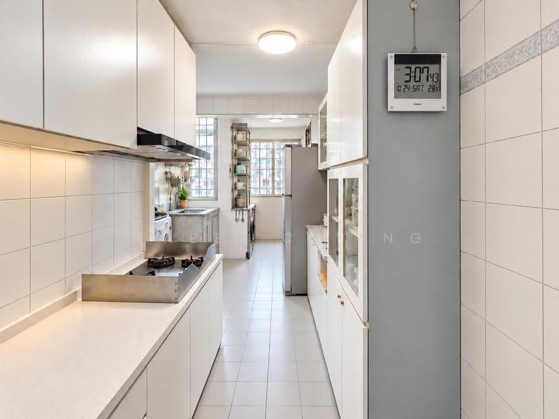81 Commonwealth Close, 81 Commonwealth Close, Alexandra / Commonwealth, 2 Bedrooms, 764 sqft, HDB Flat For Sale, by Isabel Chiang, 500304326 - Kitchen - PropertyGuru.com.sg