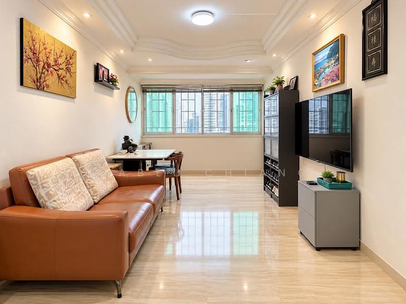 81 Commonwealth Close, 81 Commonwealth Close, Alexandra / Commonwealth, 2 Bedrooms, 764 sqft, HDB Flat For Sale, by Isabel Chiang, 500304326 - Living Room - PropertyGuru.com.sg