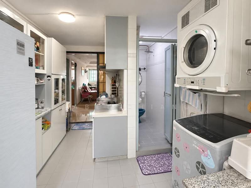 81 Commonwealth Close, 81 Commonwealth Close, Alexandra / Commonwealth, 2 Bedrooms, 764 sqft, HDB Flat For Sale, by Isabel Chiang, 500304326 - Kitchen - PropertyGuru.com.sg