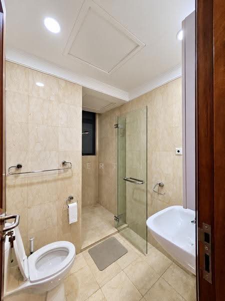 Valley Park, 479 River Valley Road, Tanglin / Holland / Bukit Timah, 2 Bedrooms, 1,216 sqft, Condominium For Rent, by Albert New, 500304375 - Bathroom - PropertyGuru.com.sg