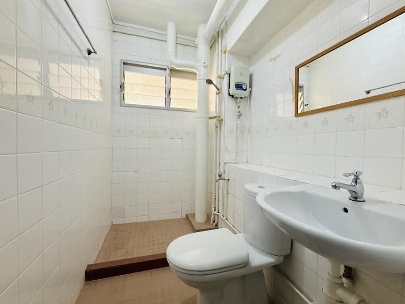 856D Tampines Street 82, 856D Tampines Street 82, Pasir Ris / Tampines, 4 Bedrooms, 1,604 sqft, HDB Flat For Sale, by Faisal (Ryan MD), 500304563 - Bathroom - PropertyGuru.com.sg