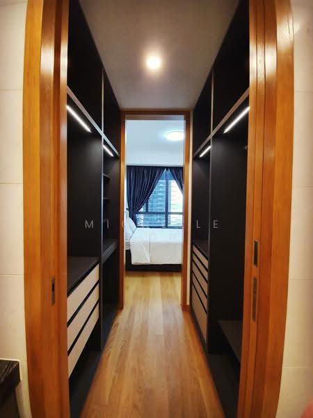 Walk-in wardrobe