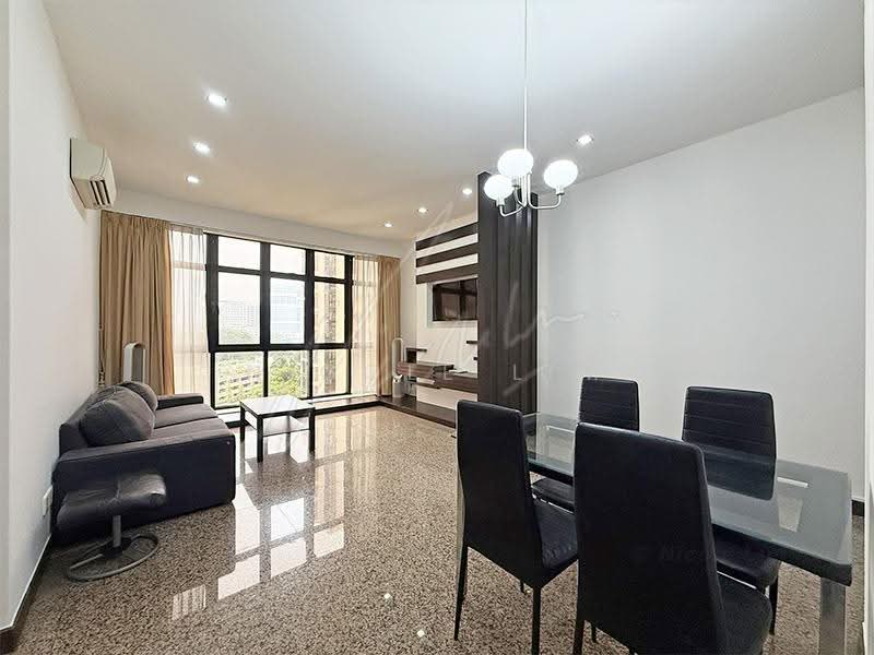 Living / Dining Area