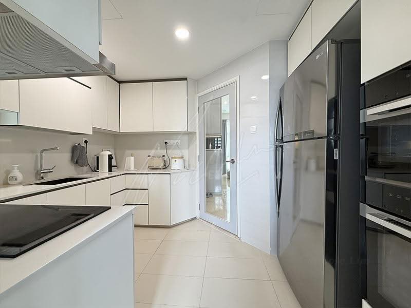 Mutiara View, 11 Jalan Mutiara, Tanglin / Holland / Bukit Timah, 3 Bedrooms, 1,130 sqft, Apartment For Sale, by Nicole Lim, 500304709 - Kitchen - PropertyGuru.com.sg