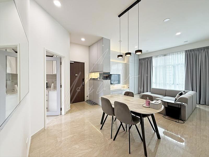 Mutiara View, 11 Jalan Mutiara, Tanglin / Holland / Bukit Timah, 3 Bedrooms, 1,130 sqft, Apartment For Sale, by Nicole Lim, 500304709 - Living / Dining Area - PropertyGuru.com.sg