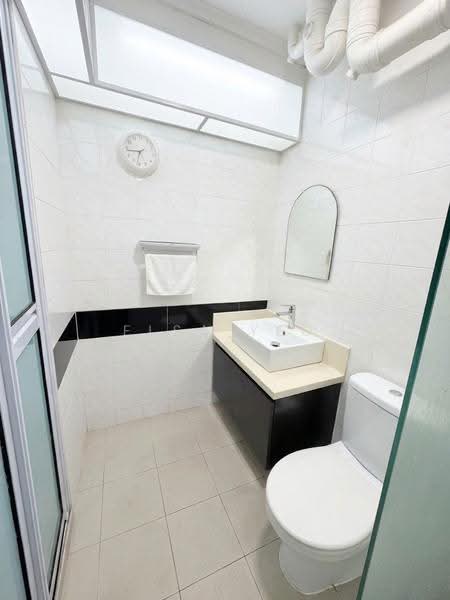 300 Canberra Road, 300 Canberra Road, Sembawang / Yishun, 3 Bedrooms, 1,087 sqft, HDB Flat For Sale, by Elsa Yeo, 500304738 - Bathroom - PropertyGuru.com.sg