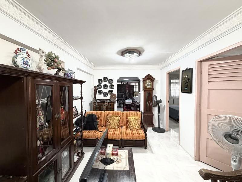 112 Lorong 1 Toa Payoh, 112 Lorong 1 Toa Payoh, Balestier / Toa Payoh, 2 Bedrooms, 699 sqft, HDB Flat For Sale, by Toby Aw, 500304756 - Living Room - PropertyGuru.com.sg
