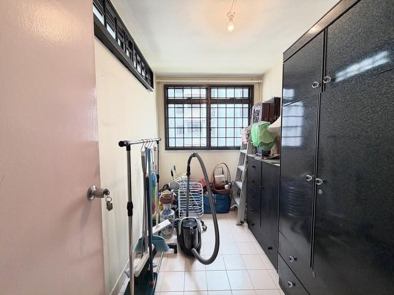 112 Lorong 1 Toa Payoh, 112 Lorong 1 Toa Payoh, Balestier / Toa Payoh, 2 Bedrooms, 699 sqft, HDB Flat For Sale, by Toby Aw, 500304756 - Utility Room - PropertyGuru.com.sg