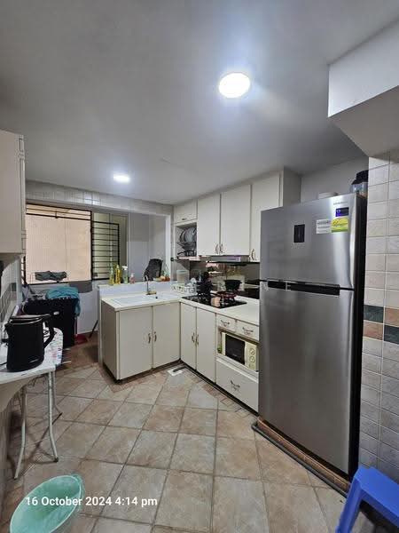 04-05 Kitchen