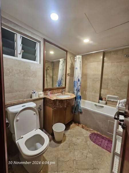 05-17 Common Bathroom