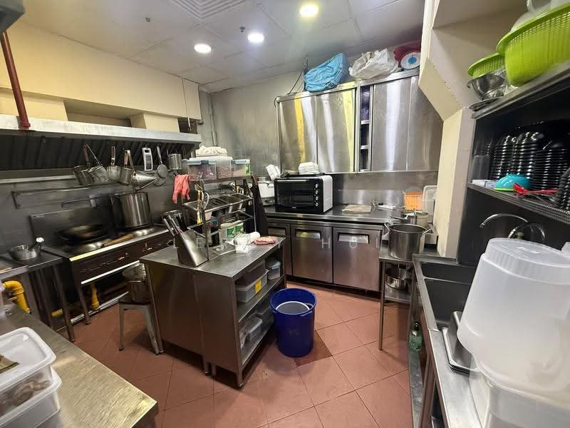 Lucky Plaza, 304 Orchard Road, Orchard / River Valley, 420 sqft, Food & Beverage For Rent, by Leroy Hui, 500304801 - Kitchen - CommercialGuru.com.sg