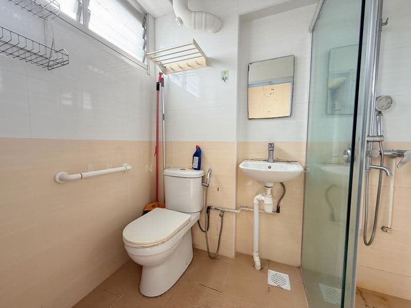 902 Jurong West Street 91, 902 Jurong West Street 91, Boon Lay / Jurong / Tuas, 4 Bedrooms, 1,313 sqft, HDB Flat For Sale, by Brandon Tong  小董, 500304806 - Master Bathroom - PropertyGuru.com.sg