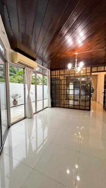 FREEHOLD GOOD SIZE SEMI D, WOO MON CHEW/ JALAN TUA KONG/EAST COAST ROAD, East Coast / Marine Parade, 5 Bedrooms, 2,928 sqft, Semi-Detached House For Sale, by Alvin Tan, 500304830 - Living Room - PropertyGuru.com.sg