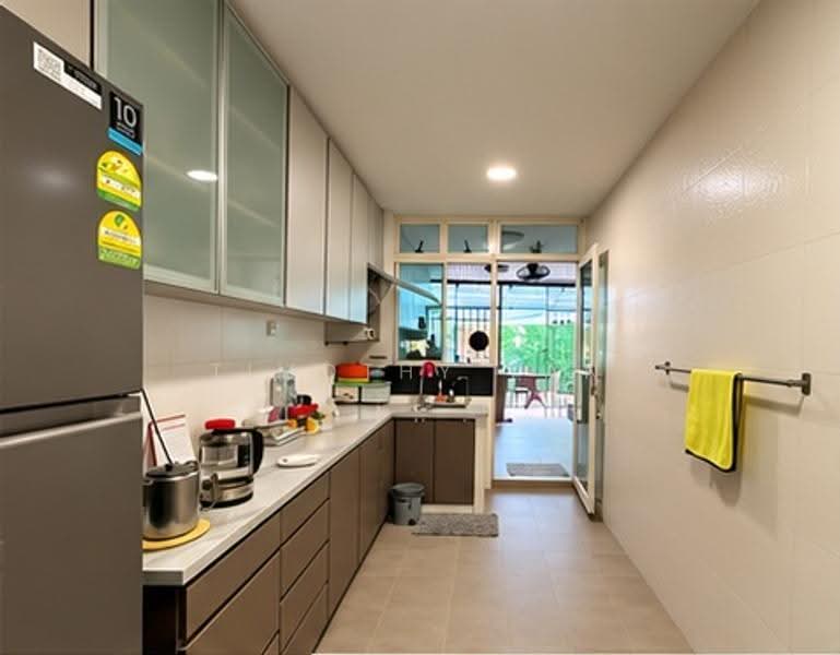 Sunrise Villa, Sunrise Way, Seletar / Yio Chu Kang, 4 Bedrooms, 2,800 sqft, Terraced House For Rent, by Timothy Tan, 500304874 - Kitchen - PropertyGuru.com.sg
