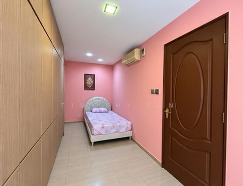 Sunrise Villa, Sunrise Way, Seletar / Yio Chu Kang, 4 Bedrooms, 2,800 sqft, Terraced House For Rent, by Timothy Tan, 500304874 - Bedroom - PropertyGuru.com.sg