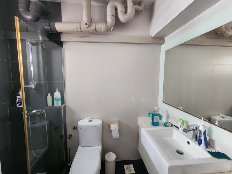 Master Bedroom Bathroom