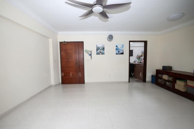 221B Bedok Central, 221B Bedok Central, Bedok / Upper East Coast, 3 Bedrooms, 1,044 sqft, HDB Flat For Rent, by Theresa Nguyen, 500304959 - Living & Dining Room - PropertyGuru.com.sg