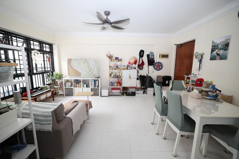221B Bedok Central, 221B Bedok Central, Bedok / Upper East Coast, 3 Bedrooms, 1,044 sqft, HDB Flat For Rent, by Theresa Nguyen, 500304959 - Living Room - PropertyGuru.com.sg