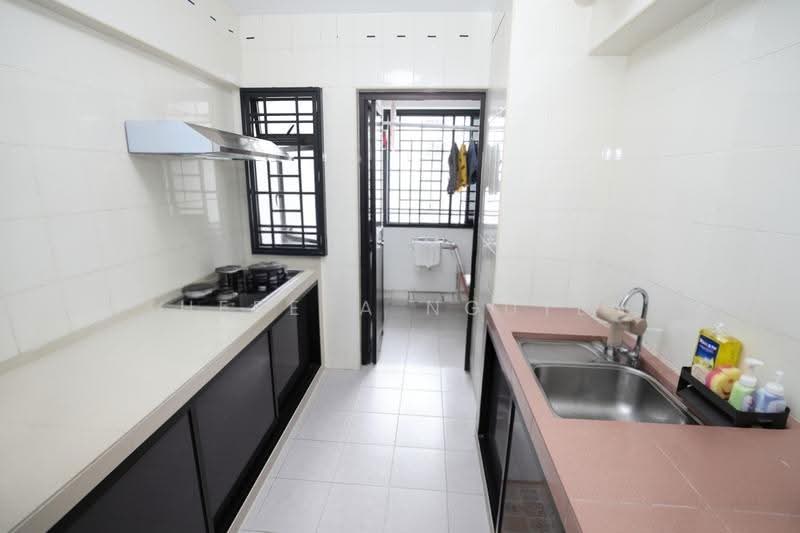 221B Bedok Central, 221B Bedok Central, Bedok / Upper East Coast, 3 Bedrooms, 1,044 sqft, HDB Flat For Rent, by Theresa Nguyen, 500304959 - Kitchen - PropertyGuru.com.sg