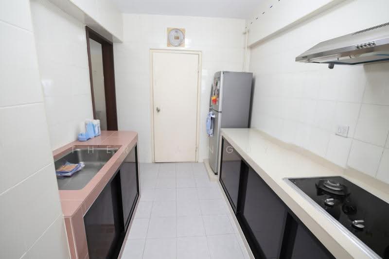 221B Bedok Central, 221B Bedok Central, Bedok / Upper East Coast, 3 Bedrooms, 1,044 sqft, HDB Flat For Rent, by Theresa Nguyen, 500304959 - Kitchen - PropertyGuru.com.sg