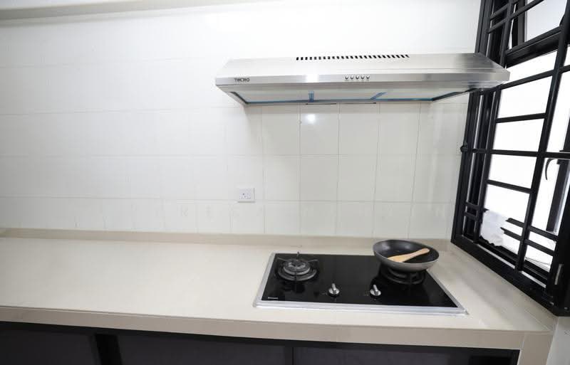 221B Bedok Central, 221B Bedok Central, Bedok / Upper East Coast, 3 Bedrooms, 1,044 sqft, HDB Flat For Rent, by Theresa Nguyen, 500304959 - Kitchen - PropertyGuru.com.sg
