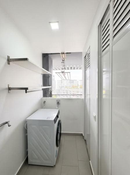Yard / Laundry Area