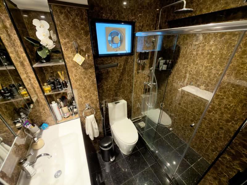 Master Bedroom Bathroom (L2)