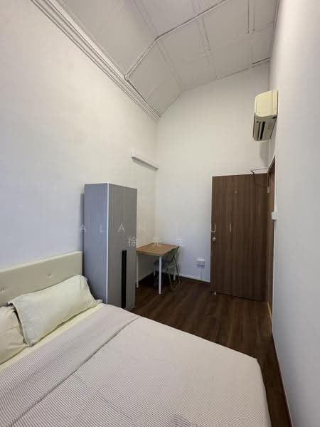 Common Room @ Race Course Rd, Race Course Road, Farrer Park / Serangoon Rd, Room Rental, 80 sqft, Terraced House For Rent, by Alan Tsui 徐先生, 500305236 - Bedroom - PropertyGuru.com.sg
