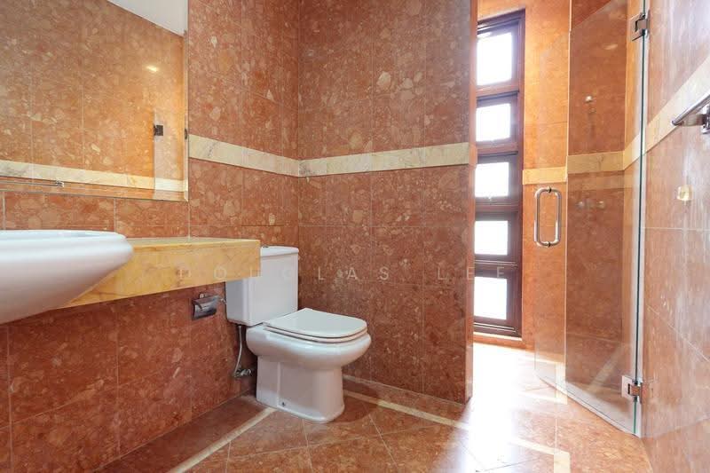 Woodgrove Estate, Ashwood Grove, Admiralty / Woodlands, 5 Bedrooms, 3,815 sqft, Detached House For Sale, by Douglas Lee, 500305267 - Bathroom - PropertyGuru.com.sg