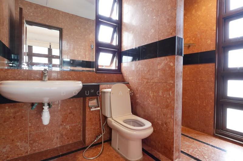 Woodgrove Estate, Ashwood Grove, Admiralty / Woodlands, 5 Bedrooms, 3,815 sqft, Detached House For Sale, by Douglas Lee, 500305267 - Bathroom - PropertyGuru.com.sg