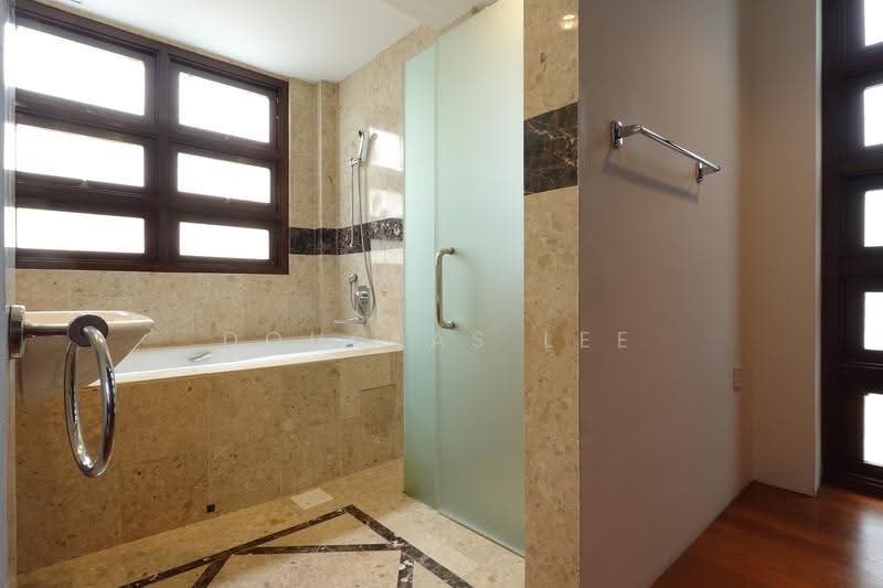 Woodgrove Estate, Ashwood Grove, Admiralty / Woodlands, 5 Bedrooms, 3,815 sqft, Detached House For Sale, by Douglas Lee, 500305267 - Bathroom - PropertyGuru.com.sg