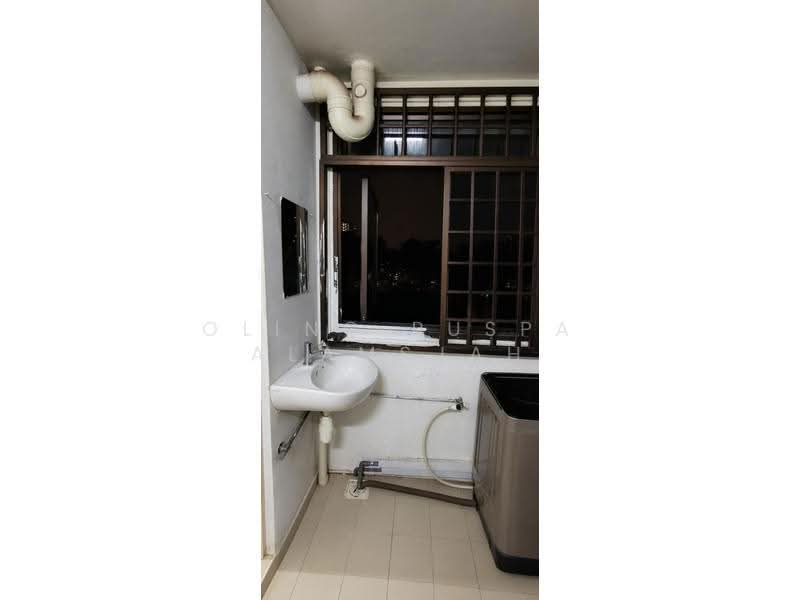 34 Jalan Bahagia, 34 Jalan Bahagia, Balestier / Toa Payoh, 2 Bedrooms, 570 sqft, HDB Flat For Sale, by Oling Puspa Alamsjah, 500305345 - Bathroom - PropertyGuru.com.sg