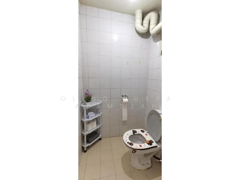 34 Jalan Bahagia, 34 Jalan Bahagia, Balestier / Toa Payoh, 2 Bedrooms, 570 sqft, HDB Flat For Sale, by Oling Puspa Alamsjah, 500305345 - Bathroom - PropertyGuru.com.sg