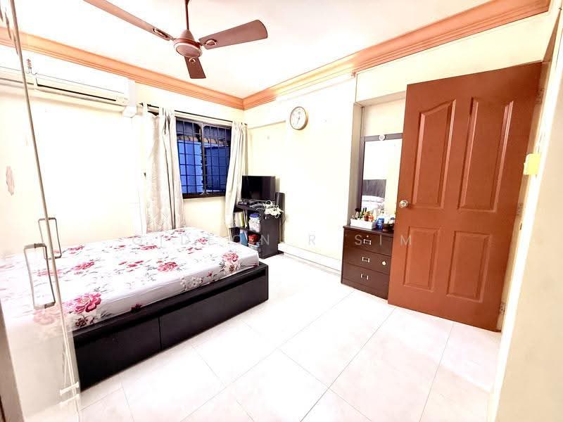 325A Sengkang East Way, 325A Sengkang East Way, Hougang / Punggol / Sengkang, 3 Bedrooms, 975 sqft, HDB Flat For Sale, by Gideon R Sim, 500305425 - Bedroom - PropertyGuru.com.sg