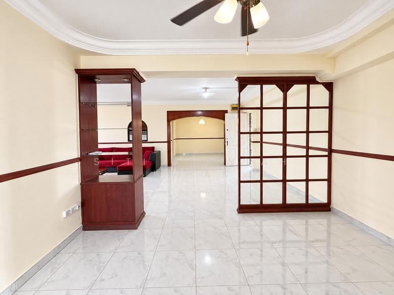 308 Tampines Street 32, 308 Tampines Street 32, Pasir Ris / Tampines, 4 Bedrooms, 1,582 sqft, HDB Flat For Sale, by Siti Alawiah Ishak, 500305535 - Living Room - PropertyGuru.com.sg