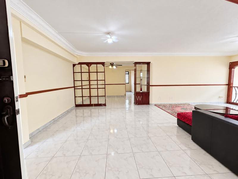 308 Tampines Street 32, 308 Tampines Street 32, Pasir Ris / Tampines, 4 Bedrooms, 1,582 sqft, HDB Flat For Sale, by Siti Alawiah Ishak, 500305535 - Living Room - PropertyGuru.com.sg