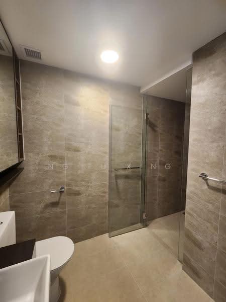 Riverfront Residences, 41 Hougang Avenue 7, Hougang / Punggol / Sengkang, 3 Bedrooms, 872 sqft, Condominium For Rent, by Ng Fu Xing, 500305679 - Bathroom - PropertyGuru.com.sg