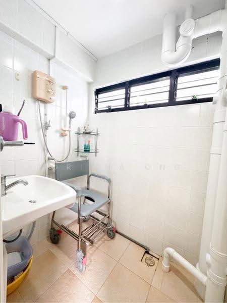 Common shower