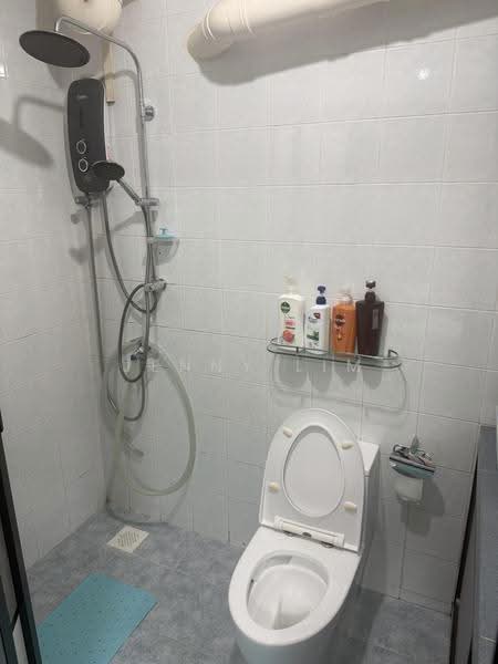 336 Sembawang Crescent, 336 Sembawang Crescent, Sembawang / Yishun, Room Rental, 100 sqft, HDB Flat For Rent, by Jenny Lim, 500305817 - Bathroom - PropertyGuru.com.sg