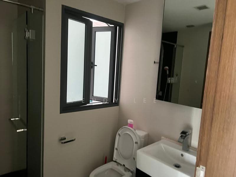 iSuites @ Marshall, 99 Marshall Road, East Coast / Marine Parade, 2 Bedrooms, 592 sqft, Apartment For Sale, by Fendy Lee, 500305877 - Bathroom - PropertyGuru.com.sg