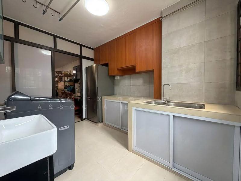 243 Serangoon Avenue 2, 243 Serangoon Avenue 2, Hougang / Punggol / Sengkang, 2 Bedrooms, 689 sqft, HDB Flat For Sale, by Samuel Liao, 500305888 - Kitchen - PropertyGuru.com.sg