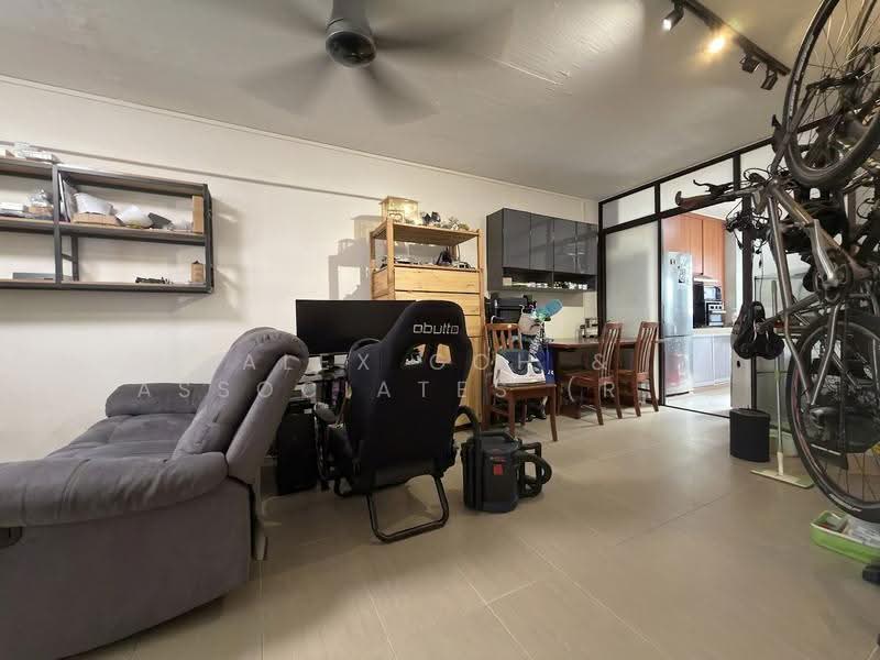 243 Serangoon Avenue 2, 243 Serangoon Avenue 2, Hougang / Punggol / Sengkang, 2 Bedrooms, 689 sqft, HDB Flat For Sale, by Samuel Liao, 500305888 - Living Room - PropertyGuru.com.sg